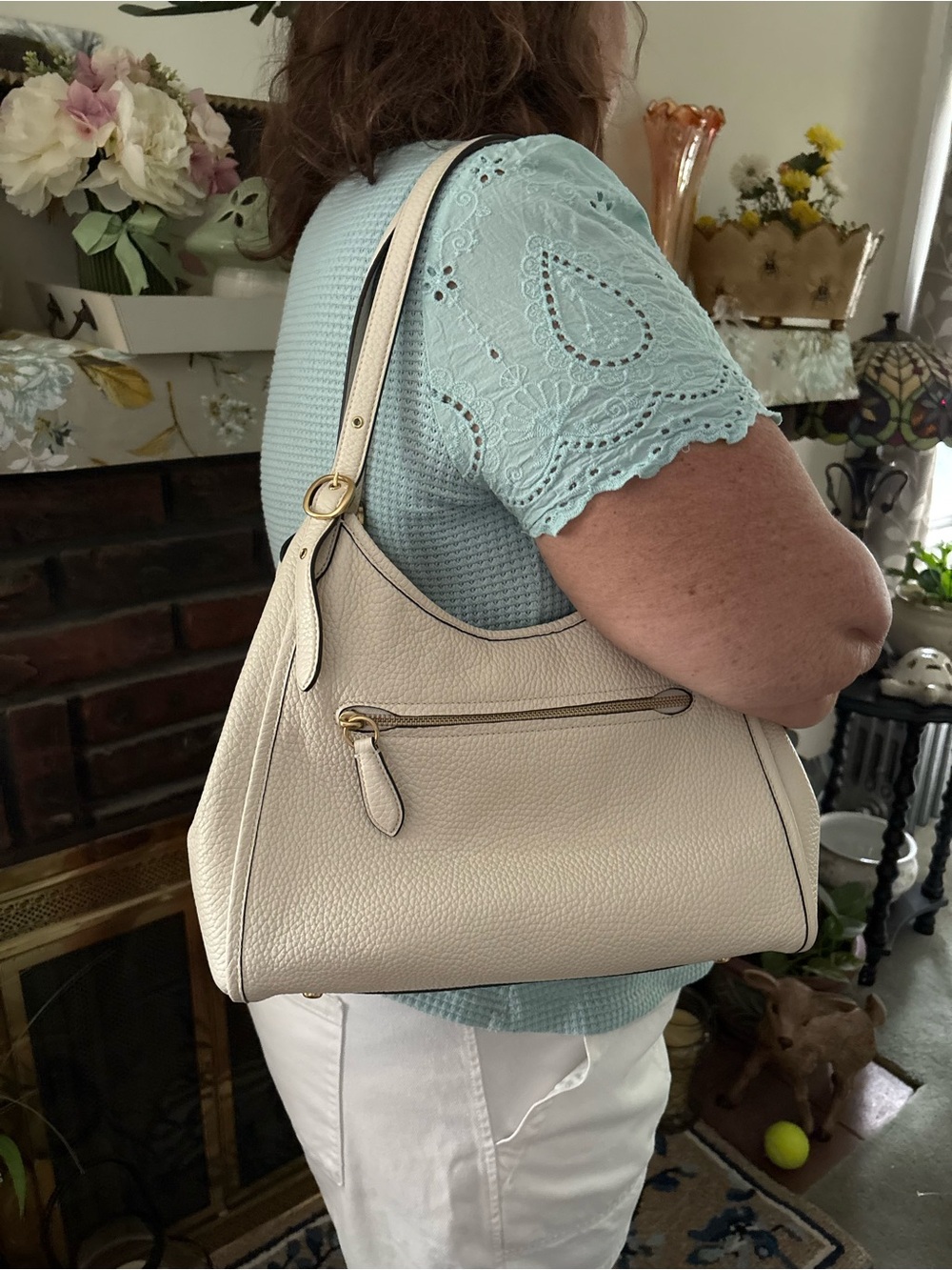 Coach White Pebble Leather Shoulder Bag with Gold Hardware - Picture 8 of 8